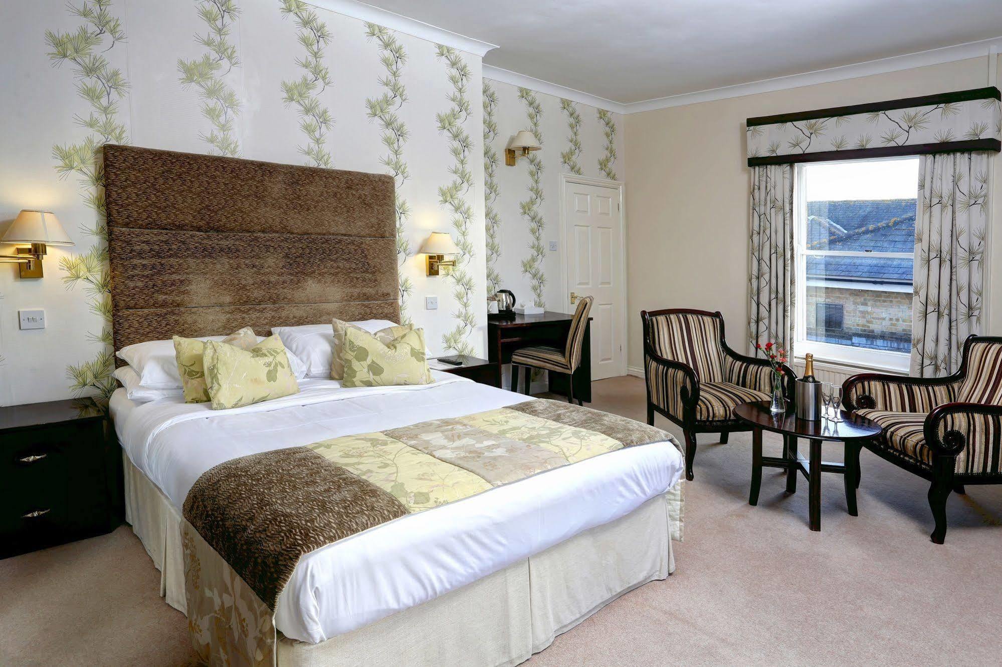 Hadlow Manor Exterior foto